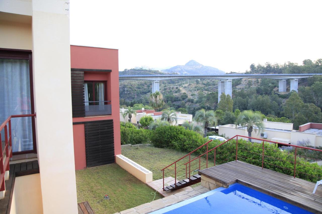 Private Pool Luxurious Villa With Mountain Views 에스테포나 외부 사진