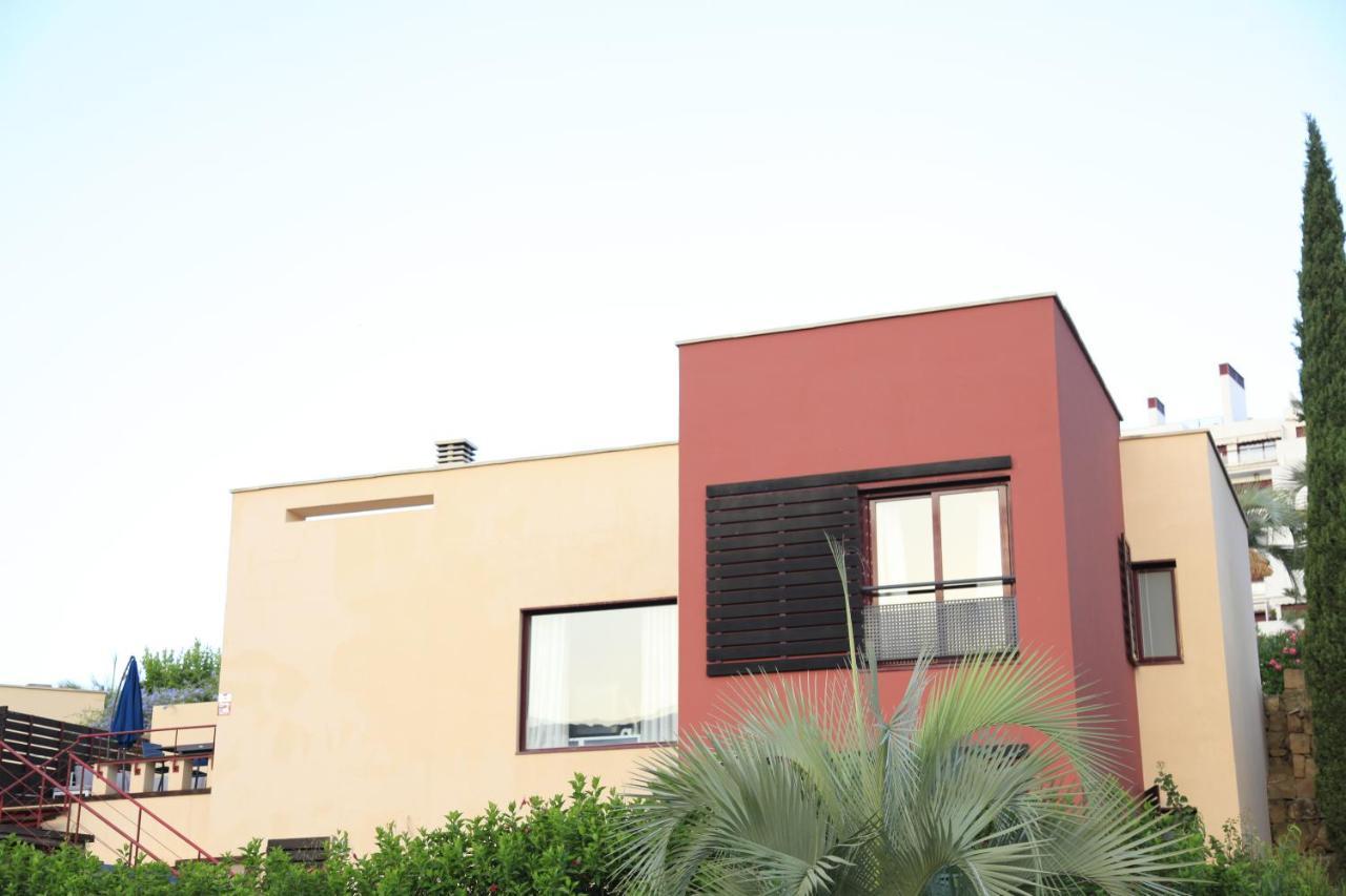 Private Pool Luxurious Villa With Mountain Views 에스테포나 외부 사진