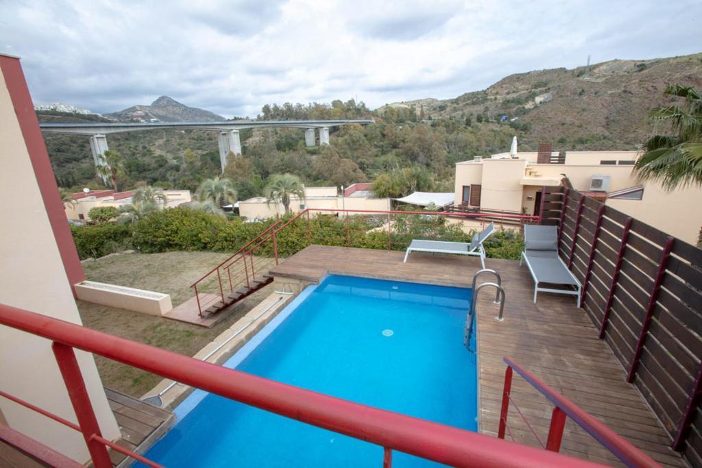 Private Pool Luxurious Villa With Mountain Views 에스테포나 외부 사진